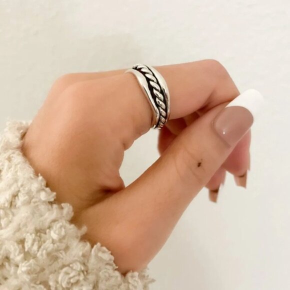 925 Sterling Silver Minimalist Ring Band Modern Geometric Ring Band - Picture 8 of 9